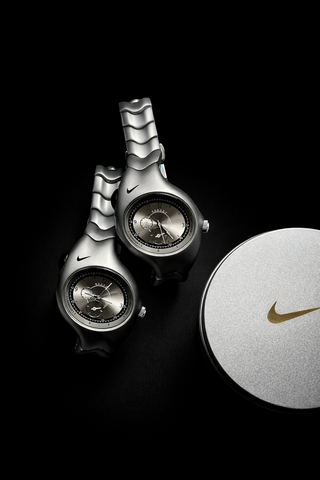 Nike Triax · Matte Silver